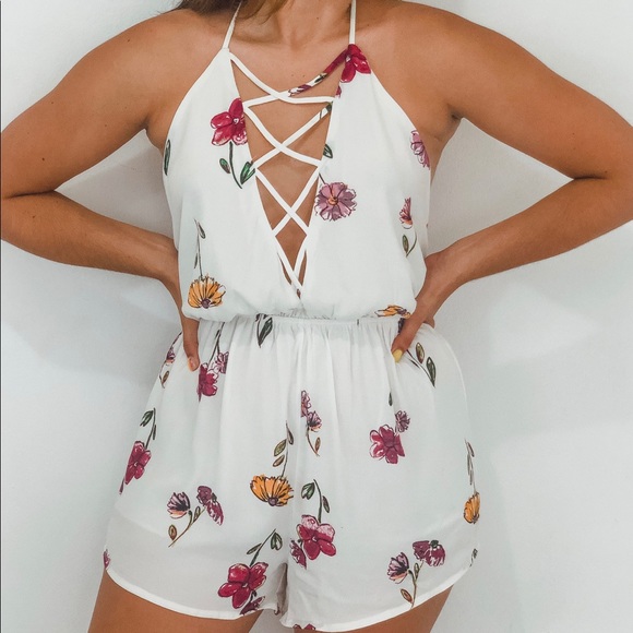 WHITE FLORAL ROMPER - Picture 1 of 2